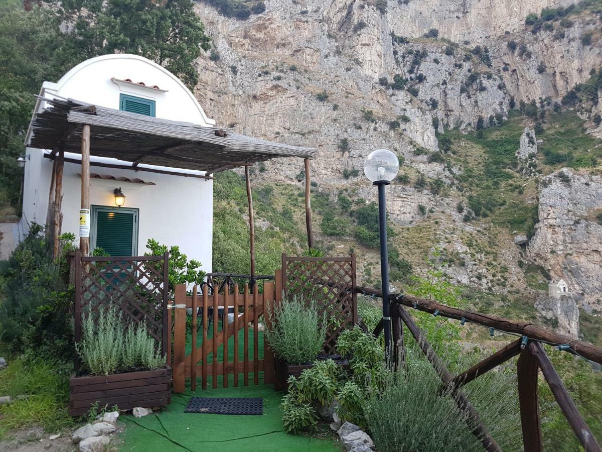 La Casetta Nel Bosco, Amalfi Ngoại thất bức ảnh
